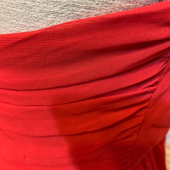 Red dress - Picture 3 of 4